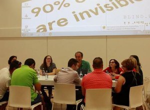 Grupo participante en el taller Blind Wiki