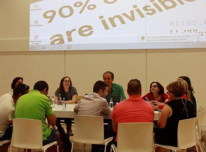 Grupo participante en el taller Blind Wiki