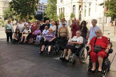 El grupo de residentes de Parla, a las puertas del Centro-Centro Cibeles