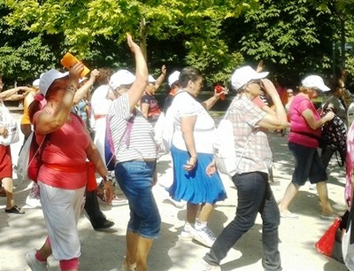 El grupo, durante la realización de uno de los ejercicios en El Retiro