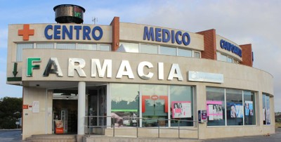 Fachada de la farmacia Campoamor