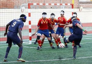 Foto de archivo de nuestra selección de fútbol para ciegos en un partido internacional