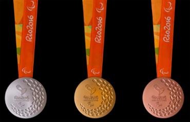 Imagen de las medallas paralímpicas de oro, plata y bronce