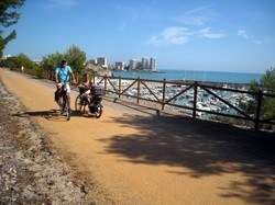 Vía verde al lado del mar