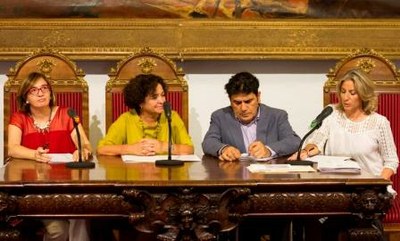 Clausura del Campus inclusivo europeo presidido por la rectora, Pilar Aranda. Por parte de Fundación ONCE,  Isabel Martínez Lozano, comisionada para Universidad, Juventud y Planes Especiales.