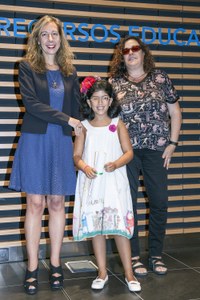 Patricia Sanz, Ana Isabel Ruiz y una de las niñas premiadas
