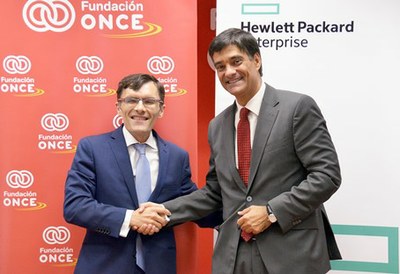 Durán y De la Torre tras la firma del acuerdo