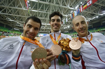 El trío formado por Amador Granados, Eduardo Santas y Alfonso Cabello obtuvo la medalla de bronce en la velocidad por equipos