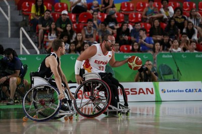 Momento del encuentro de baloncesto en silla entre España y Alemania