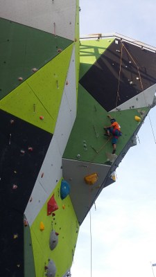 Javier Aguilar en plena escalada