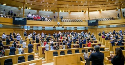 Aplausos de los senadores a los representantes del equipo paralímpico tras su vuelta de Río