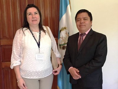 Mª Jesús Varela junto al viceministro Héctor Canto