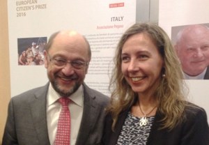 Martin Schulz y Patricia Sanz en el acto de entrega del Premio Ciudadano Europeo 2016