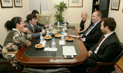 Encuentro en la sede del Consejo General con los máximos responsables del área de Relaciones Internacionales de la ONCE