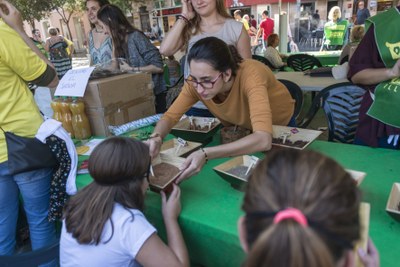 Taller de aromas, en el que había que identificar productos a partir del olfato con los ojos tapados