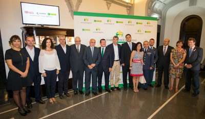 Foto de familia de premiados y autoridades en Canarias