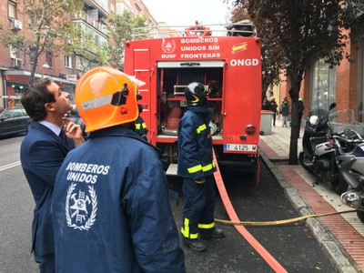 Los bomberos, a las puertas del hotel durante el simulacro