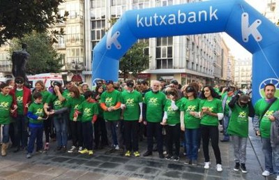 Salida de la carrera en el corazón de Vitoria-Gasteiz