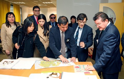 Visita realizada a las instalaciones del CRE, acompañados por el director general de la ONCE, Ángel Sánchez (a la derecha de la imagen) Visita realizada a las instalaciones del CRE, acompañados por el director general de la ONCE, Ángel Sánchez (a la derecha de la imagen)