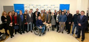 Foto de familia en la inauguración de la nueva tienda en Barcelona