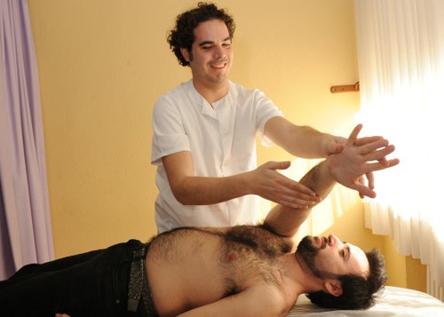 José Miguel Ramírez durante una sesión práctica de fisioterapia 