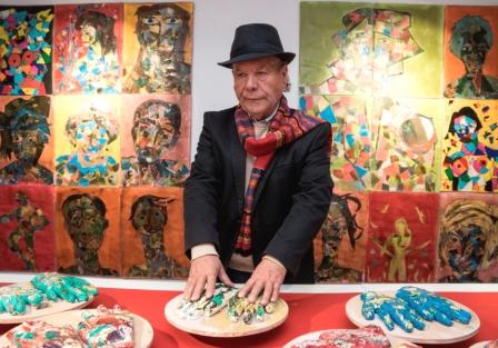 El artista afiliado Malatesta y algunas de sus obras