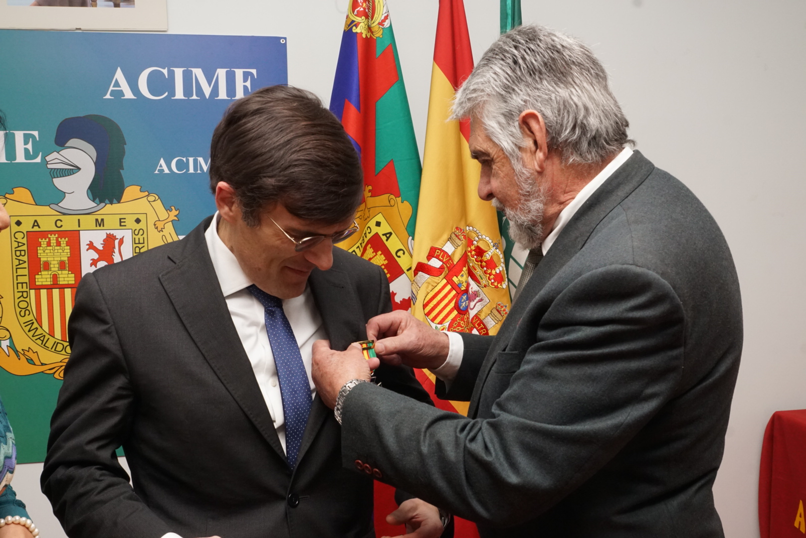 Alberto Durán recibe la medalla de ACIME