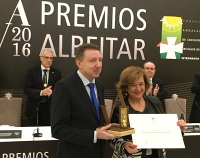 Cristóbal Martínez recogiendo el premio 