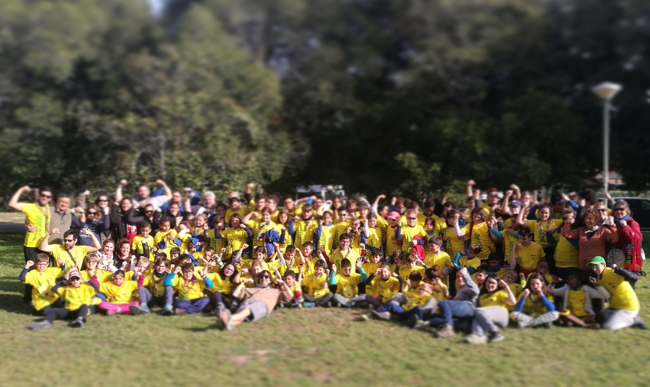 Foto de familia de despedida del campamento
