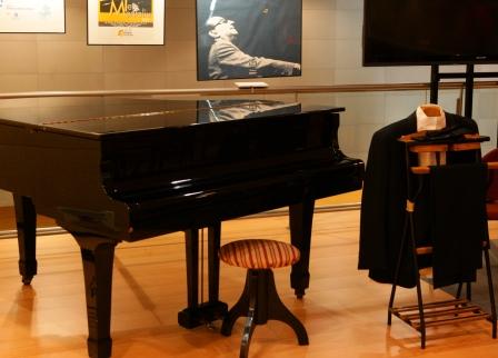 Piano y traje de Tete Montoliú