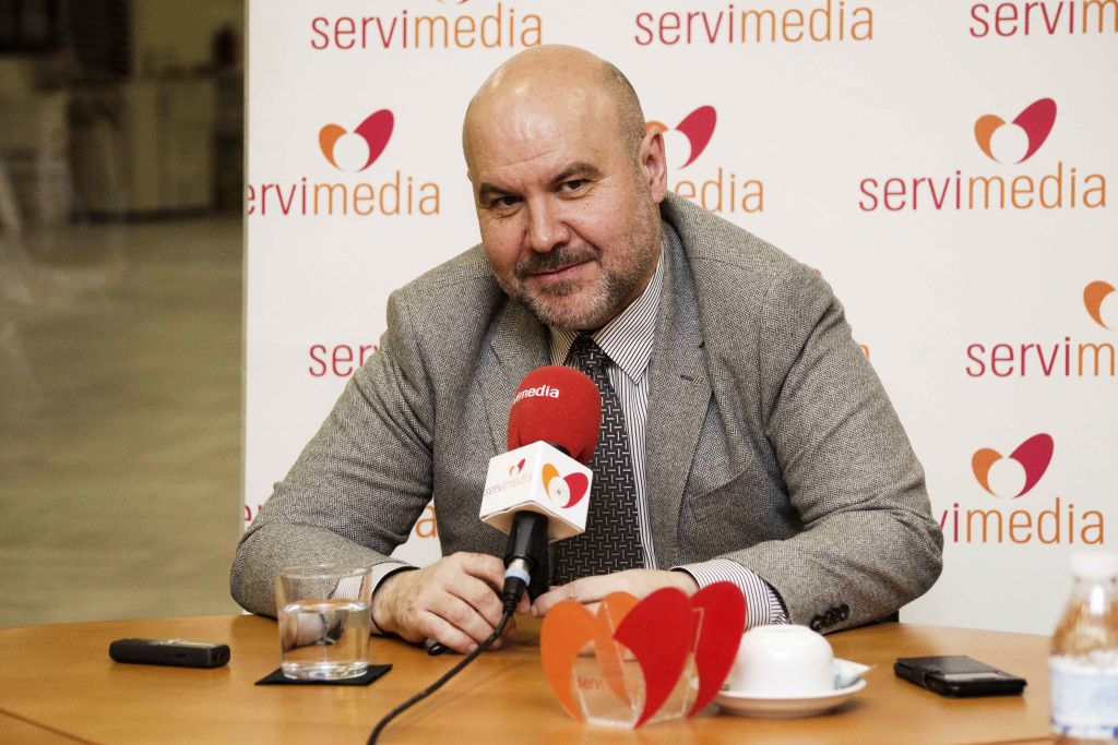 Luis Cayo Pérez, en la sede de la Agencia Servimedia, haciendo balance de los 20 años del CERMI