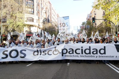 Cabecera de la manifestación "SOS Discapacidad" celebrada en 2012