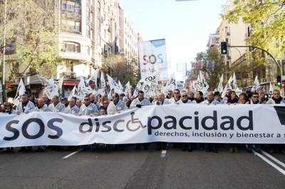 Cabecera de la manifestación "SOS Discapacidad" celebrada en 2012