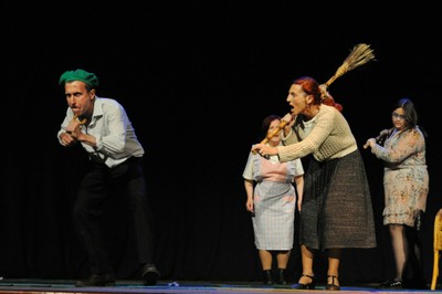 Sarau puso en escena "Delicadas"
