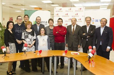 Participantes en la mesa redonda sobre accesibilidad cognitiva celebrada en la agencia Servimedia