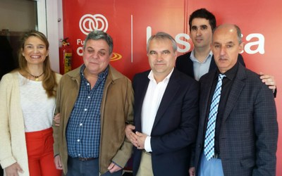 El alcalde y la concejala de Formación y Empleo, Blanca Subirán, con los representantes de ONCE e Inserta en Badajoz
