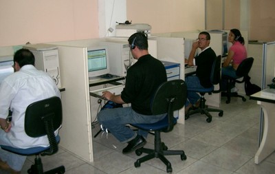 Asistentes costarricenses a un curso de Informática auspiciado por FOAL