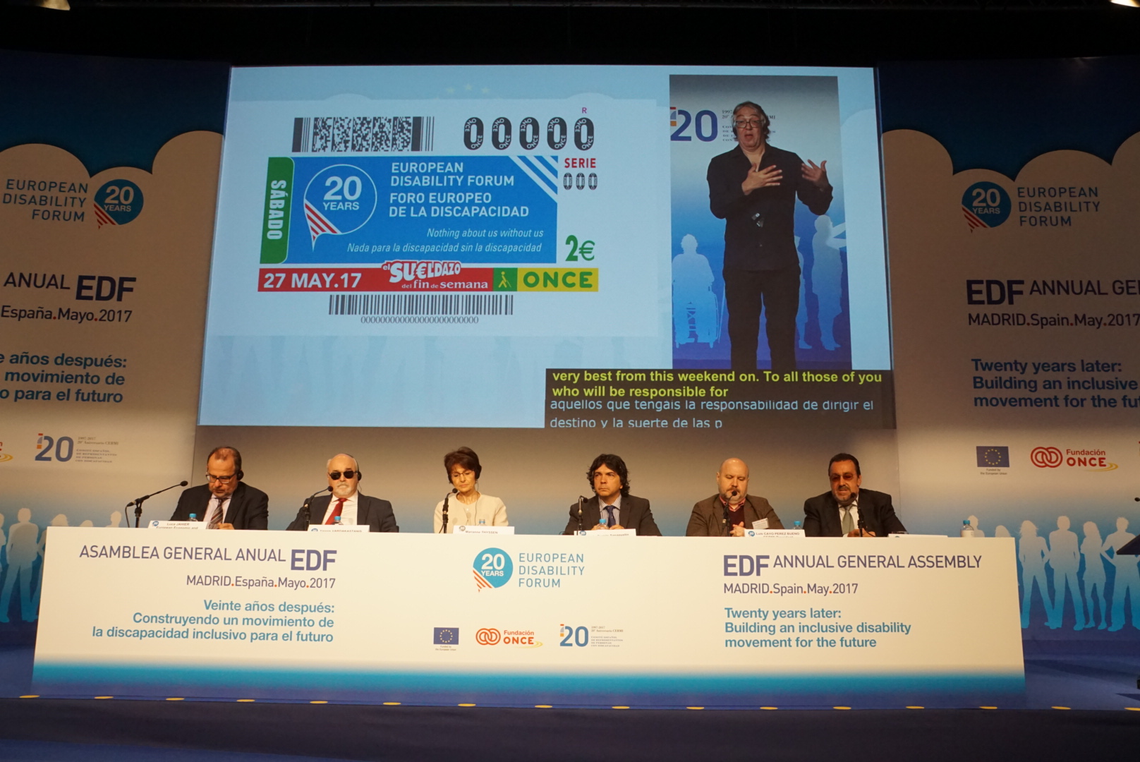 Mesa inaugural de la Asamblea. De izquierda a derecha: Luca Jahier, Vardakastanis, Marianne Thyssen, Mario Garcés, Luis Cayo Pérez y Miguel Carballeda