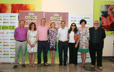 Los responsables de la ONCE y autoridades locales en el acto central de celebración del Día de la ONCE en Murcia