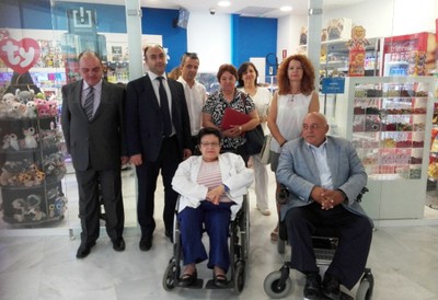 Responsables  de ILUNION Retail e invitados, en la inauguración de la nueva tienda en Almería