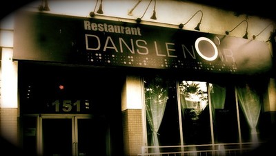 Dans le noir. Entrada del local barcelonés