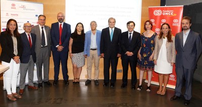 Foto de familia de los ponentes en la jornada barcelonesa de Fundación ONCE y Esade