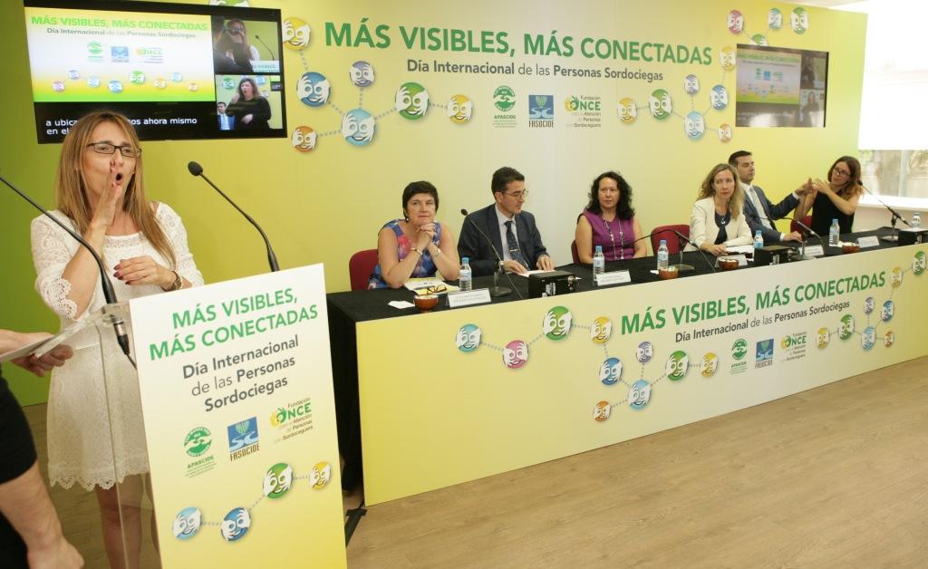 Mesa presidencial del acto de conmemoración del Día Internacional en Madrid
