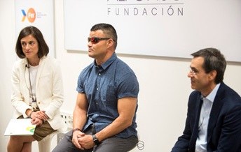 Elena Tejedor, David Casinos y Alberto Jofre en el anuncio de su despedida del atletismo profesional
