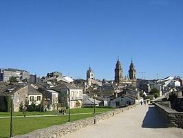 Vista de la catedral desde la muralla romana de Lugo