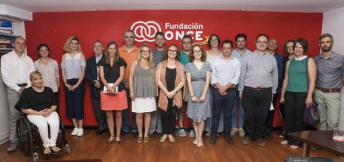 Foto de familia de los intervinientes en la presentación del proyecto