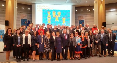 Foto de familia de los galardonados en el Europarlamento