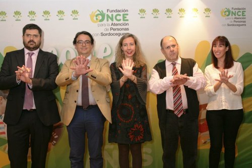 De izd. a dcha. Fernando Iglesias, José María Vergeles, Patricia Sanz, Cándido Gómez y Tamara Santos.