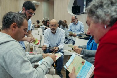 Uno de los grupos de trabajo de los profesores, en pleno debate