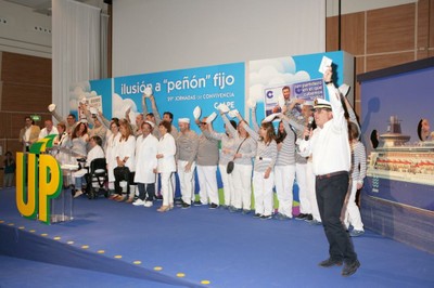 Miembros de UP y del equipo de apoyo de las Jornadas durante la 'performance marinera' que montaron en Calpe 